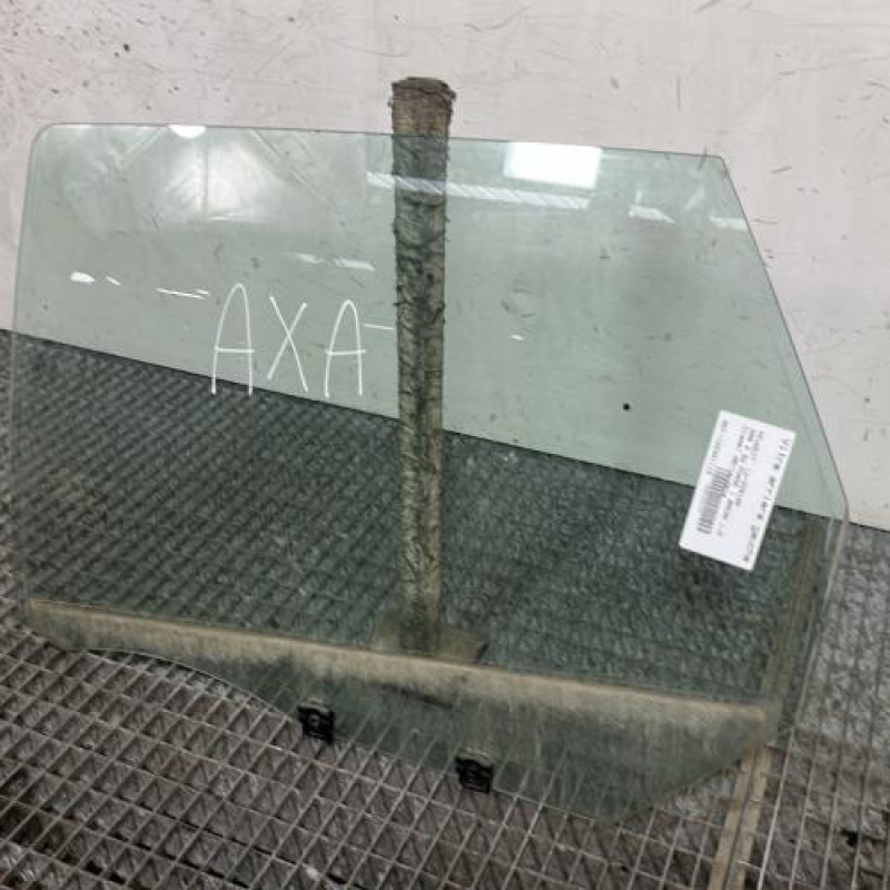 Vitre arriere gauche PEUGEOT 308 2 SW Photo n°3