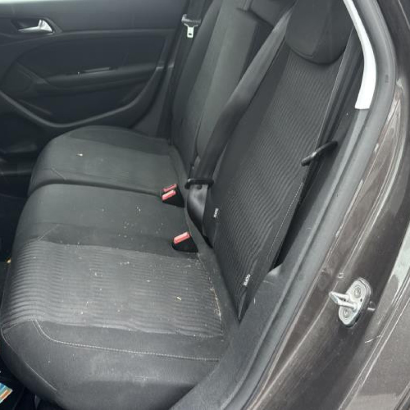 Vitre arriere gauche PEUGEOT 308 2 SW Photo n°16