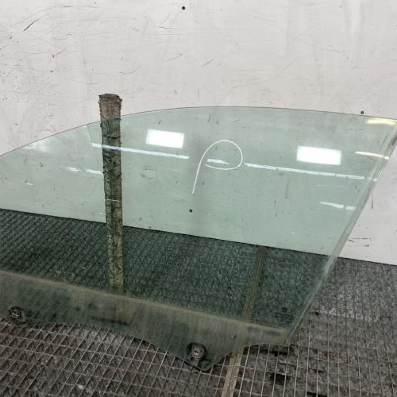 Vitre avant gauche PEUGEOT 308 2 SW Photo n°3