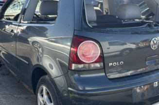 Poignee porte avant droit VOLKSWAGEN POLO 4