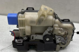 Serrure avant droit VOLKSWAGEN POLO 4