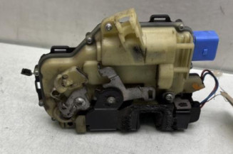 Serrure avant gauche VOLKSWAGEN POLO 4