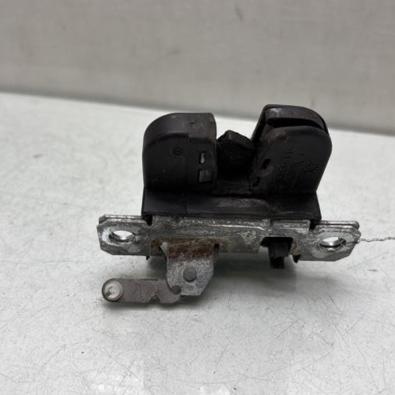 Serrure de coffre VOLKSWAGEN POLO 4 Photo n°2