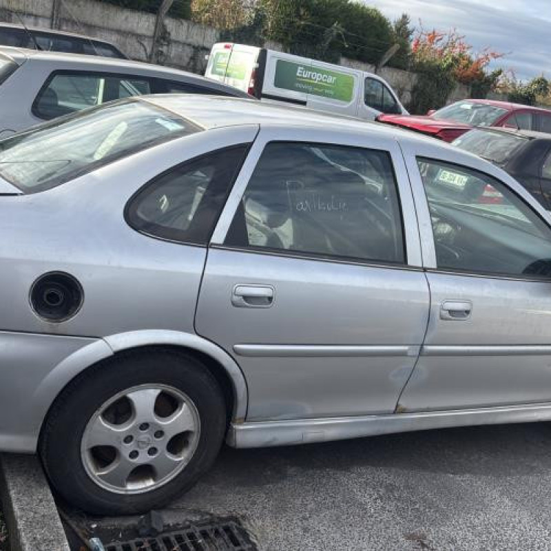 Leve vitre electrique avant gauche OPEL VECTRA B Photo n°13