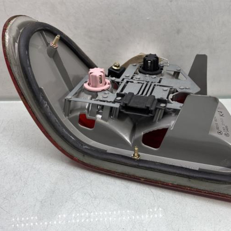 Feu arriere principal droit (feux) MERCEDES CLASSE E 210 Photo n°3