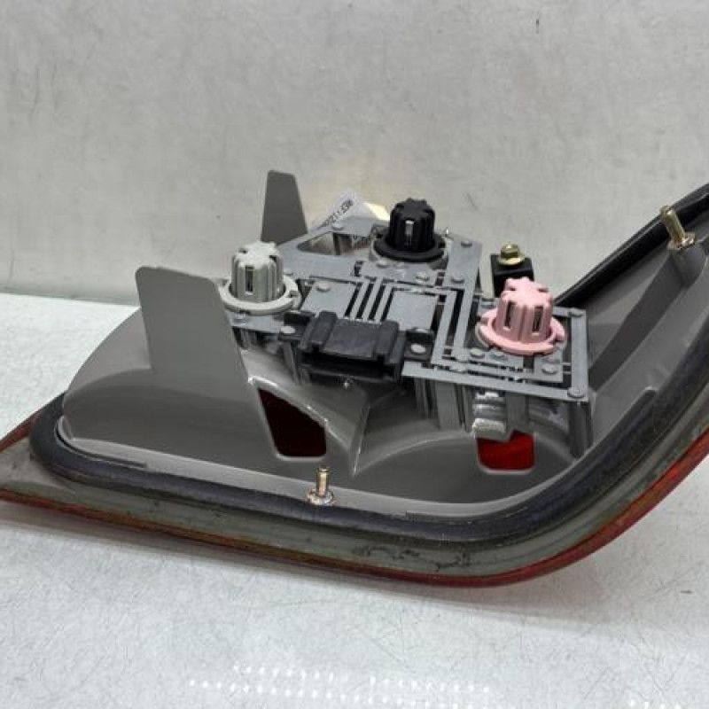 Feu arriere principal gauche (feux) MERCEDES CLASSE E 210 Photo n°3