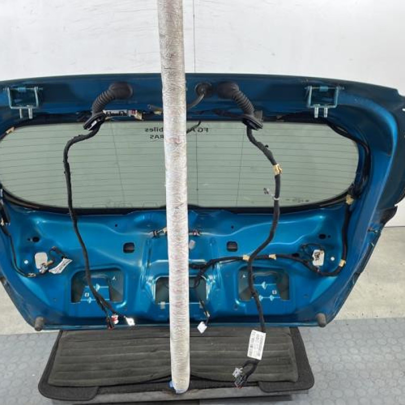 Malle/Hayon arriere FORD FIESTA 7 Photo n°6