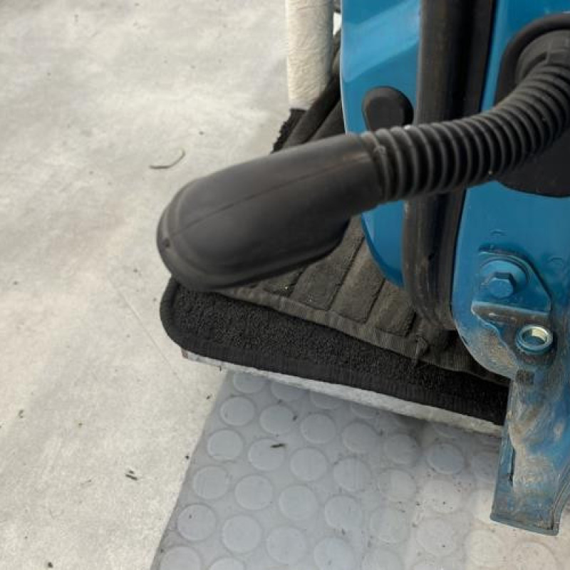 Porte avant gauche FORD FIESTA 7 Photo n°3