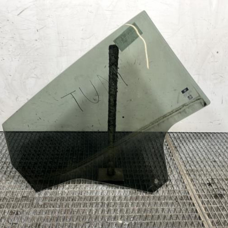 Vitre arriere gauche FORD FIESTA 7 Photo n°4