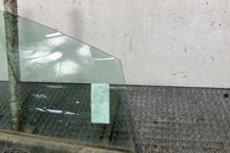 Vitre avant droit FORD FIESTA 7