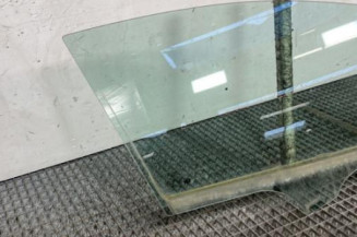 Vitre avant droit FORD FIESTA 7