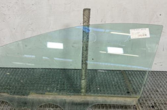 Vitre avant gauche FORD FIESTA 7 Photo n°1