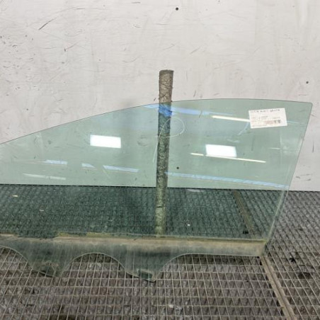 Vitre avant gauche FORD FIESTA 7 Photo n°1