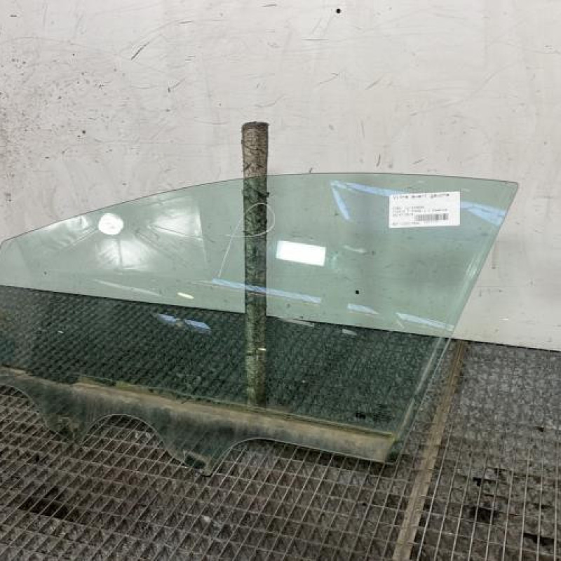 Vitre avant gauche FORD FIESTA 7 Photo n°3