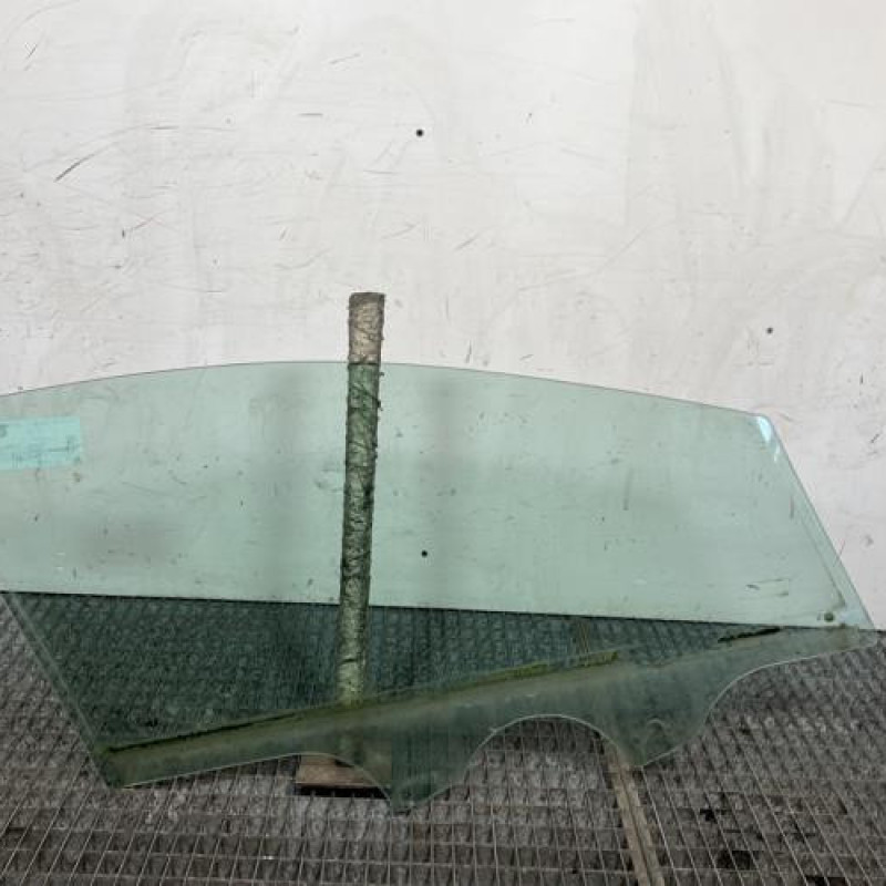 Vitre avant gauche FORD FIESTA 7 Photo n°4