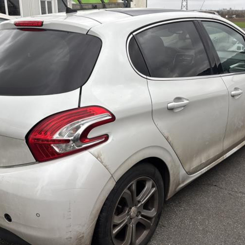Aile avant gauche PEUGEOT 208 1 Photo n°8