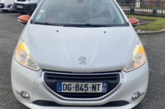 Absorbeur de pare choc avant PEUGEOT 208 1