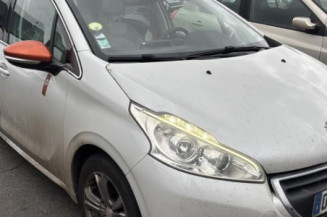 Absorbeur de pare choc avant PEUGEOT 208 1