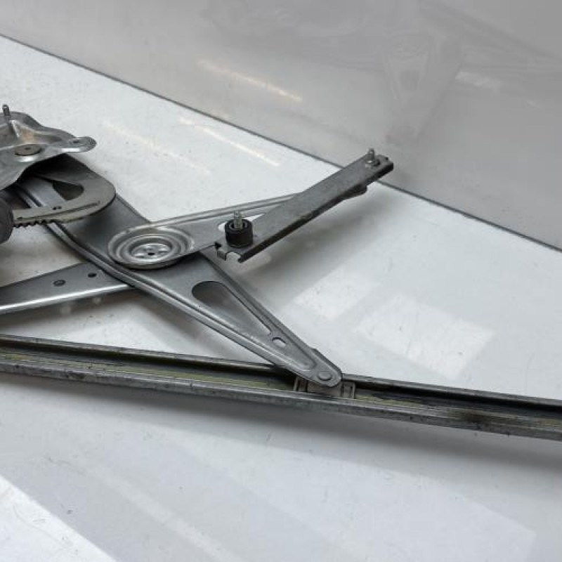 Leve vitre electrique avant droit RENAULT MEGANE 3 Photo n°2