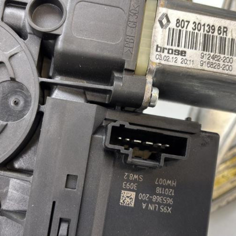 Leve vitre electrique avant droit RENAULT MEGANE 3 Photo n°4