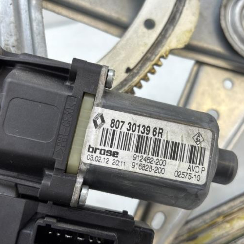 Leve vitre electrique avant droit RENAULT MEGANE 3 Photo n°5