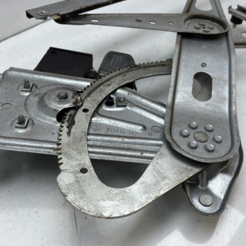 Leve vitre electrique avant droit RENAULT MEGANE 3 Photo n°8