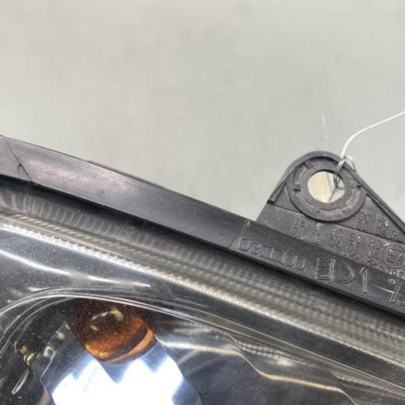 Optique avant principal droit (feux)(phare) RENAULT CLIO 2 CAMPUS Photo n°4