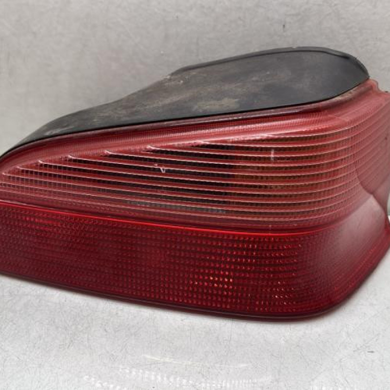 Feu arriere principal droit (feux) PEUGEOT 106 Photo n°1