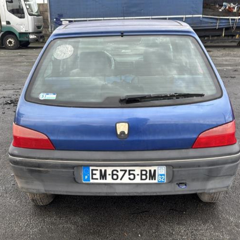 Feu arriere principal droit (feux) PEUGEOT 106 Photo n°9
