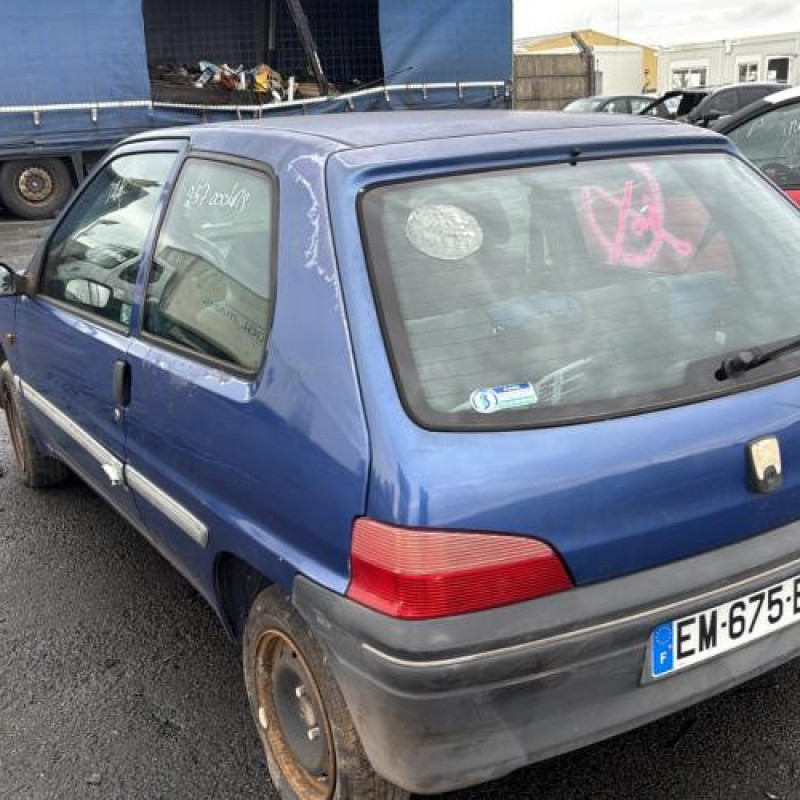 Feu arriere principal droit (feux) PEUGEOT 106 Photo n°10