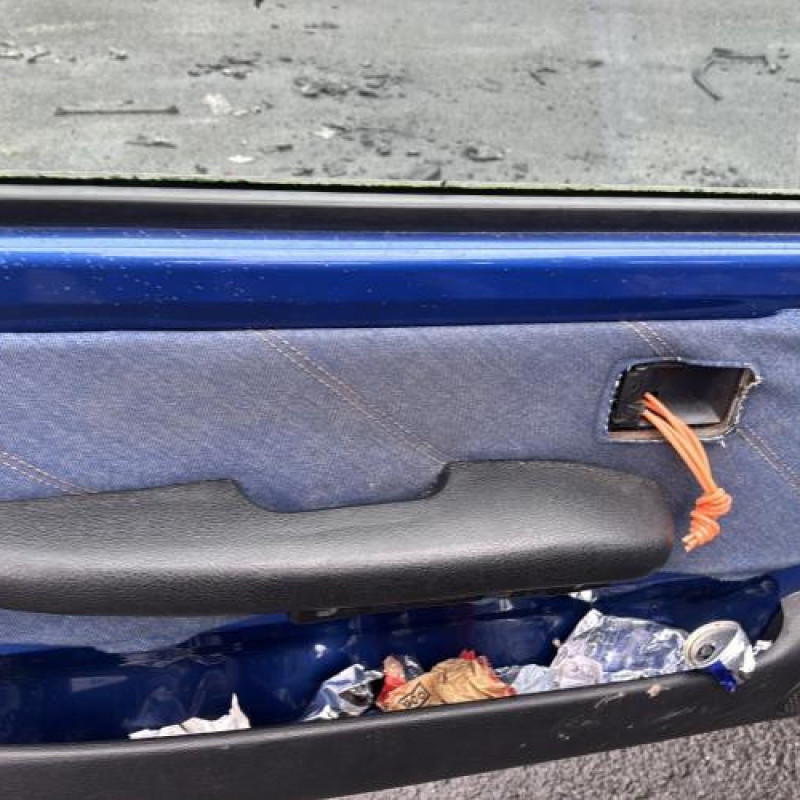 Feu arriere principal droit (feux) PEUGEOT 106 Photo n°13