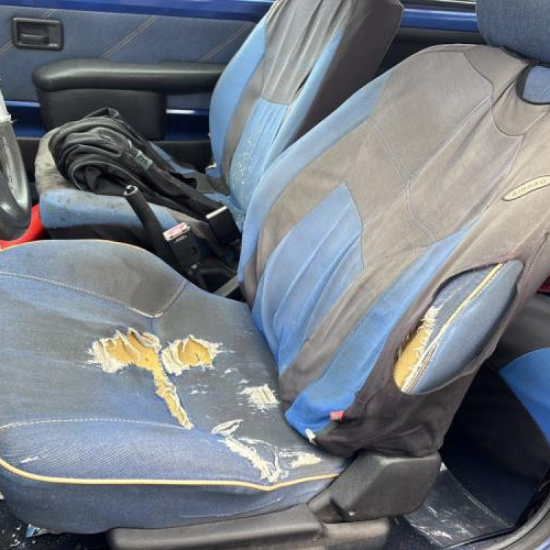 Feu arriere principal droit (feux) PEUGEOT 106 Photo n°14