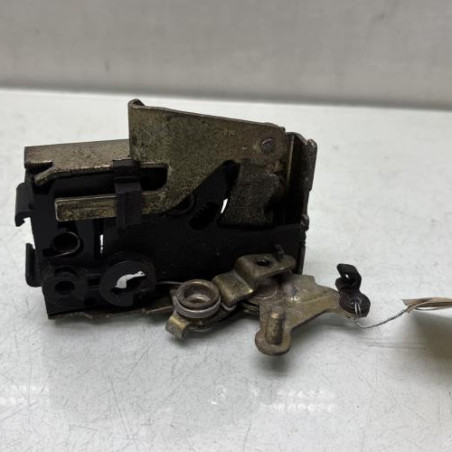 Serrure arriere droit PEUGEOT 106