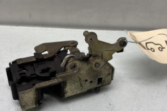 Serrure arriere droit PEUGEOT 106