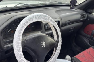 Serrure arriere droit PEUGEOT 106