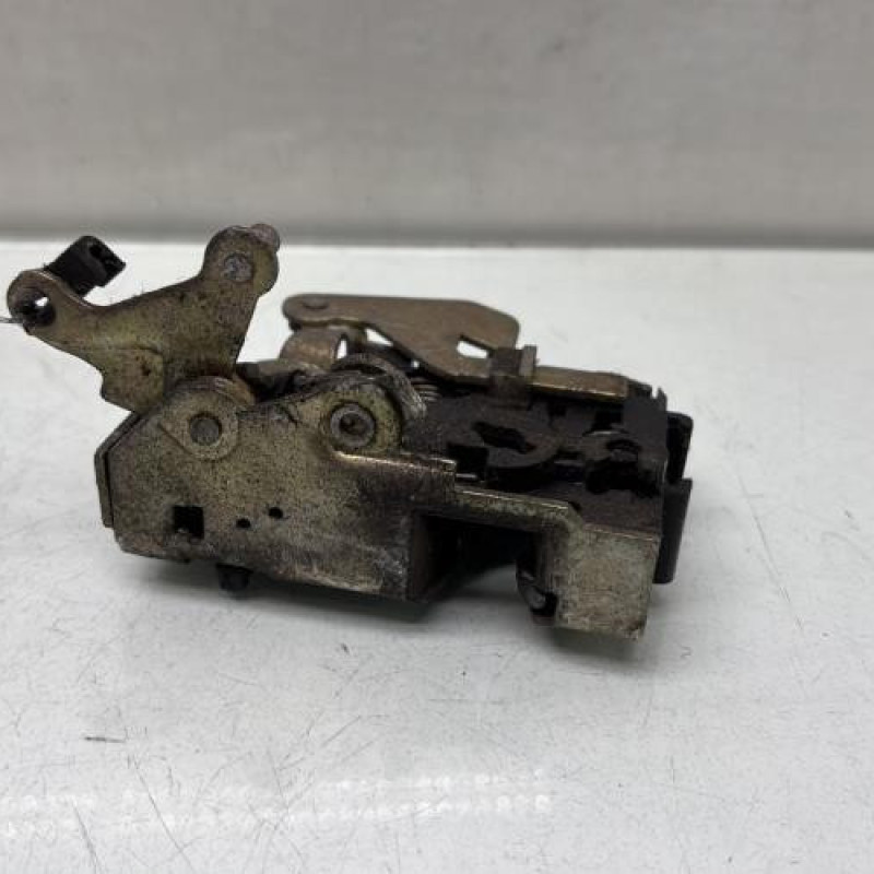 Serrure arriere gauche PEUGEOT 106 Photo n°3