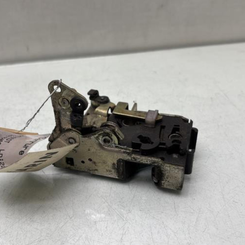 Serrure avant gauche PEUGEOT 106 Photo n°5