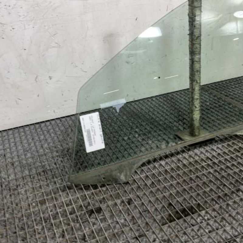 Vitre avant gauche PEUGEOT 206+ Photo n°2