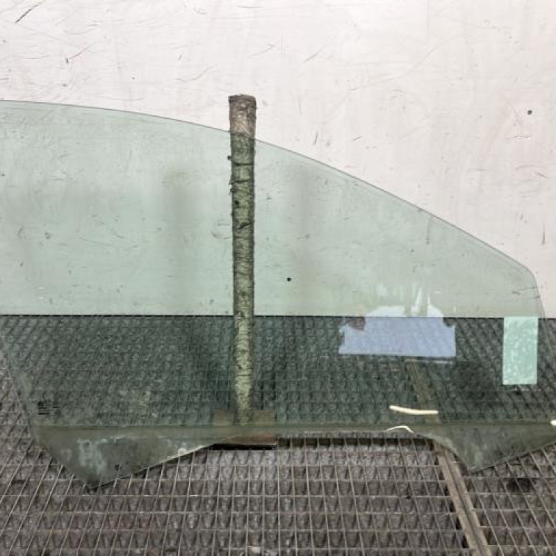 Vitre avant gauche PEUGEOT 206+ Photo n°4