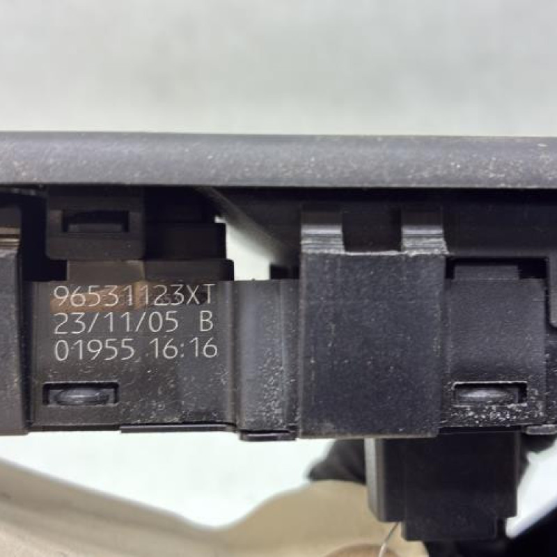 Interrupteur de leve vitre avant gauche PEUGEOT 307 Photo n°4