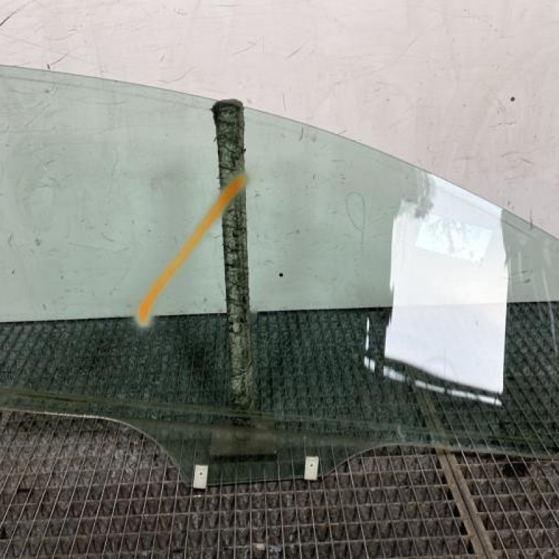 Vitre avant droit PEUGEOT 307 Photo n°4