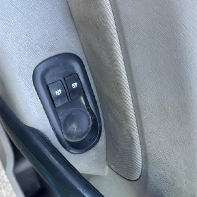 Arret de porte avant gauche RENAULT KANGOO 2 Photo n°9