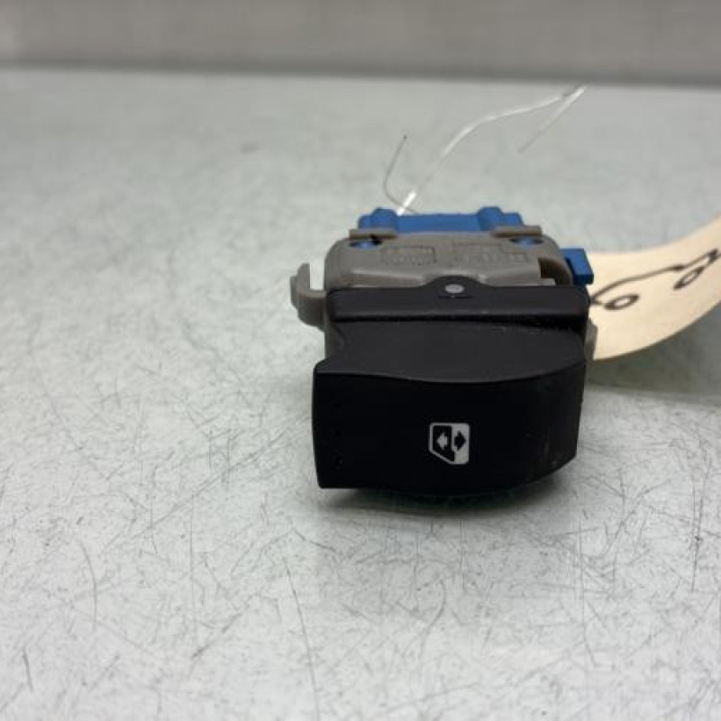 Interrupteur de leve vitre avant droit RENAULT KANGOO 2 Photo n°1