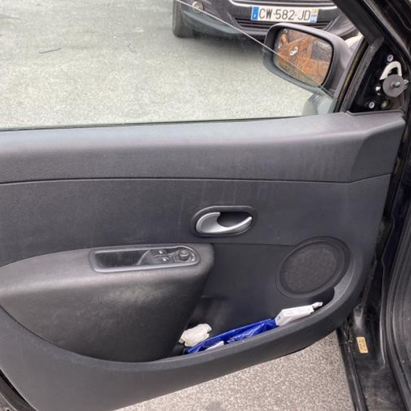 Serrure avant gauche RENAULT CLIO 3 Photo n°13