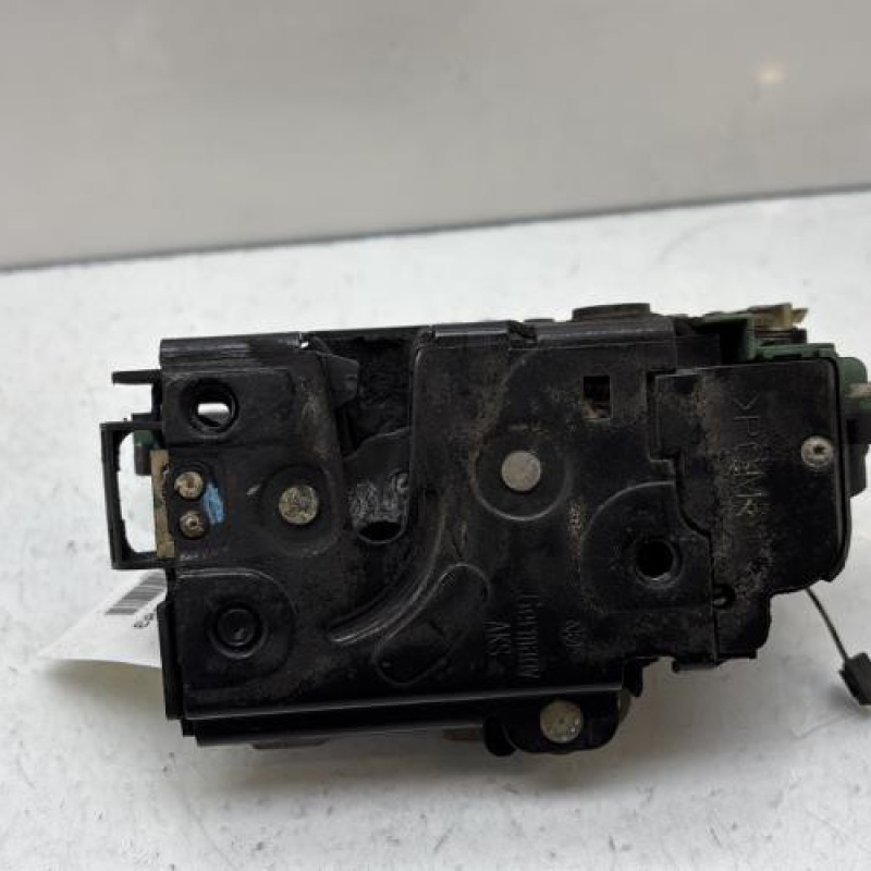 Serrure arriere droit VOLKSWAGEN GOLF 4 Photo n°4