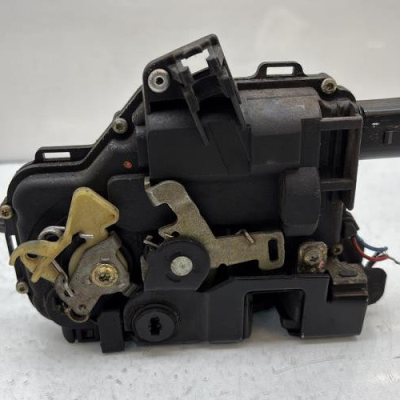 Serrure arriere gauche VOLKSWAGEN GOLF 4 Photo n°3