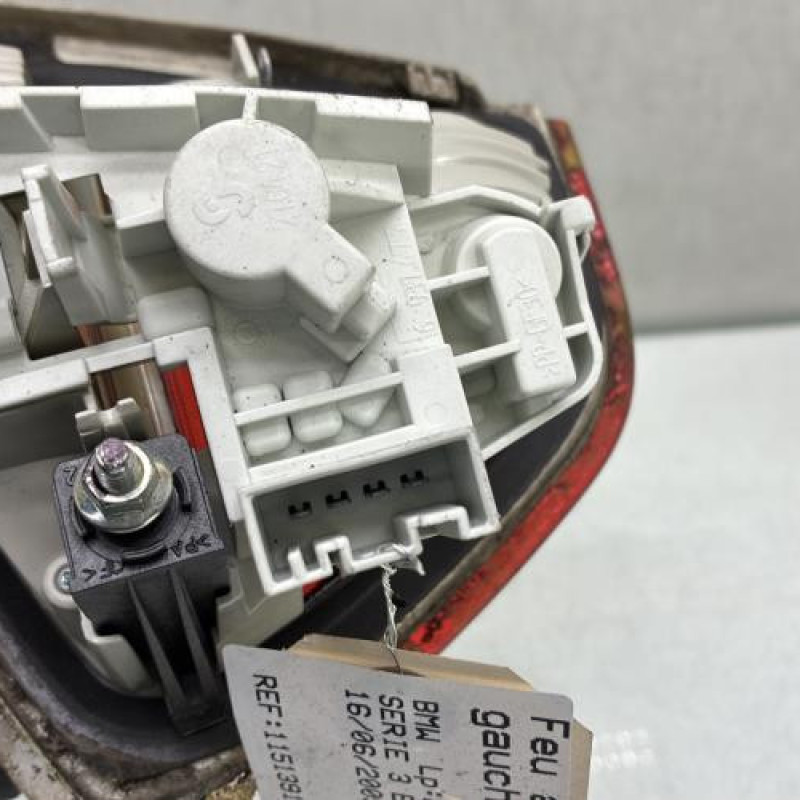 Feu arriere secondaire gauche (feux) BMW SERIE 3 E90 Photo n°3