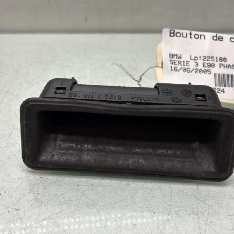 Bouton de coffre BMW SERIE 3 E90 Photo n°1
