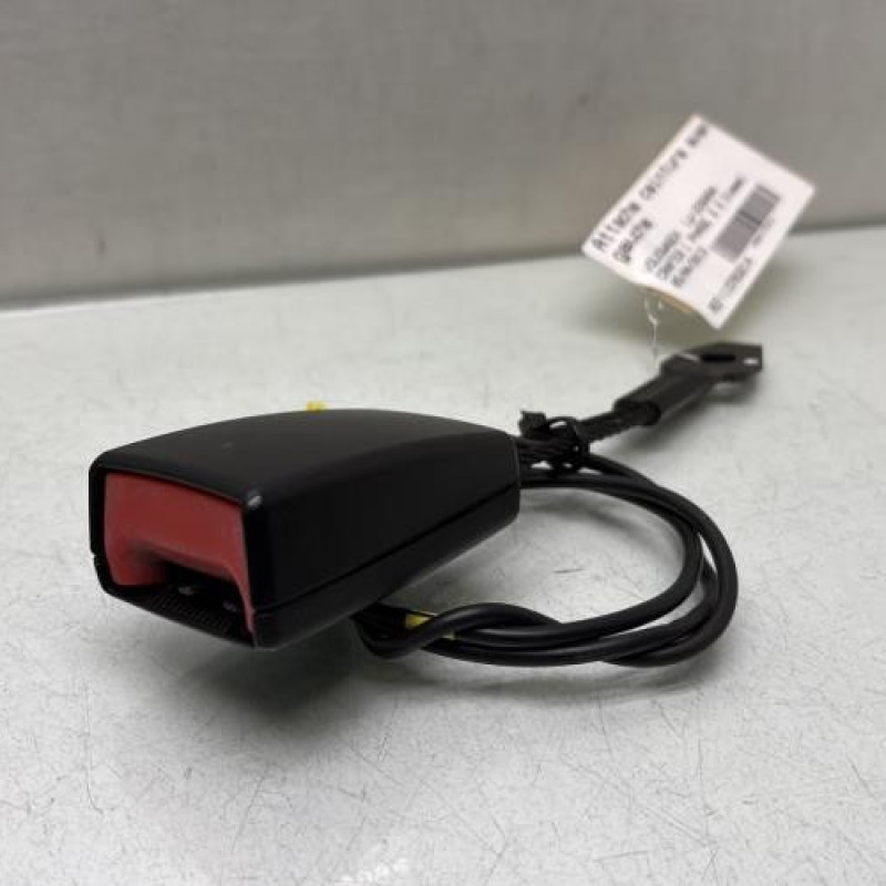 Attache ceinture avant gauche VOLKSWAGEN CRAFTER 1 Photo n°1