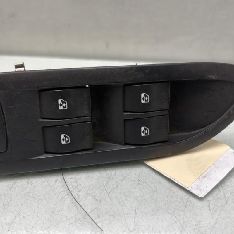 Interrupteur de leve vitre avant gauche RENAULT LAGUNA 2 Photo n°1